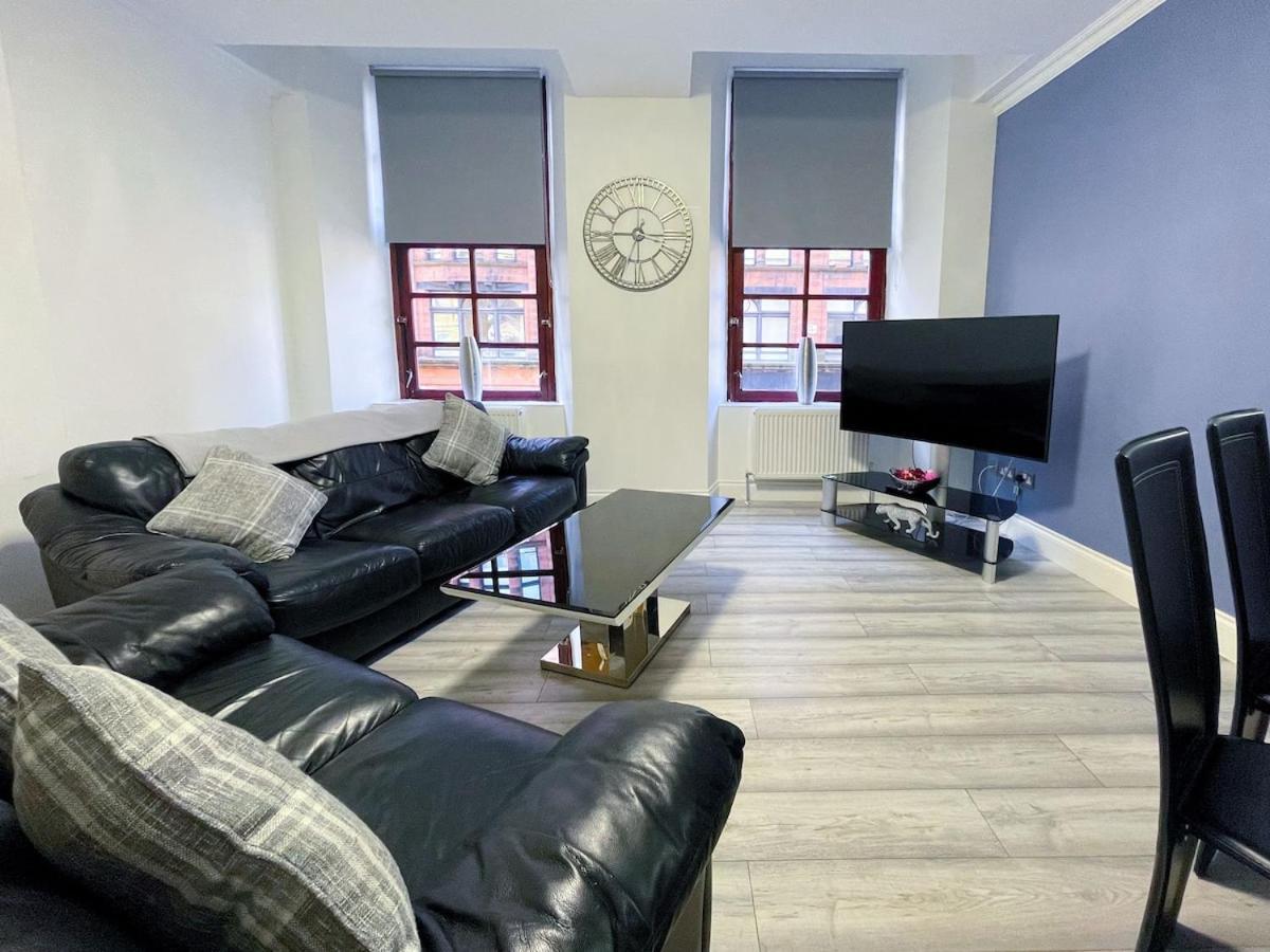 Recently Refurbished Two Bedroom Apartment, Central Location! Глазгоу Екстериор снимка