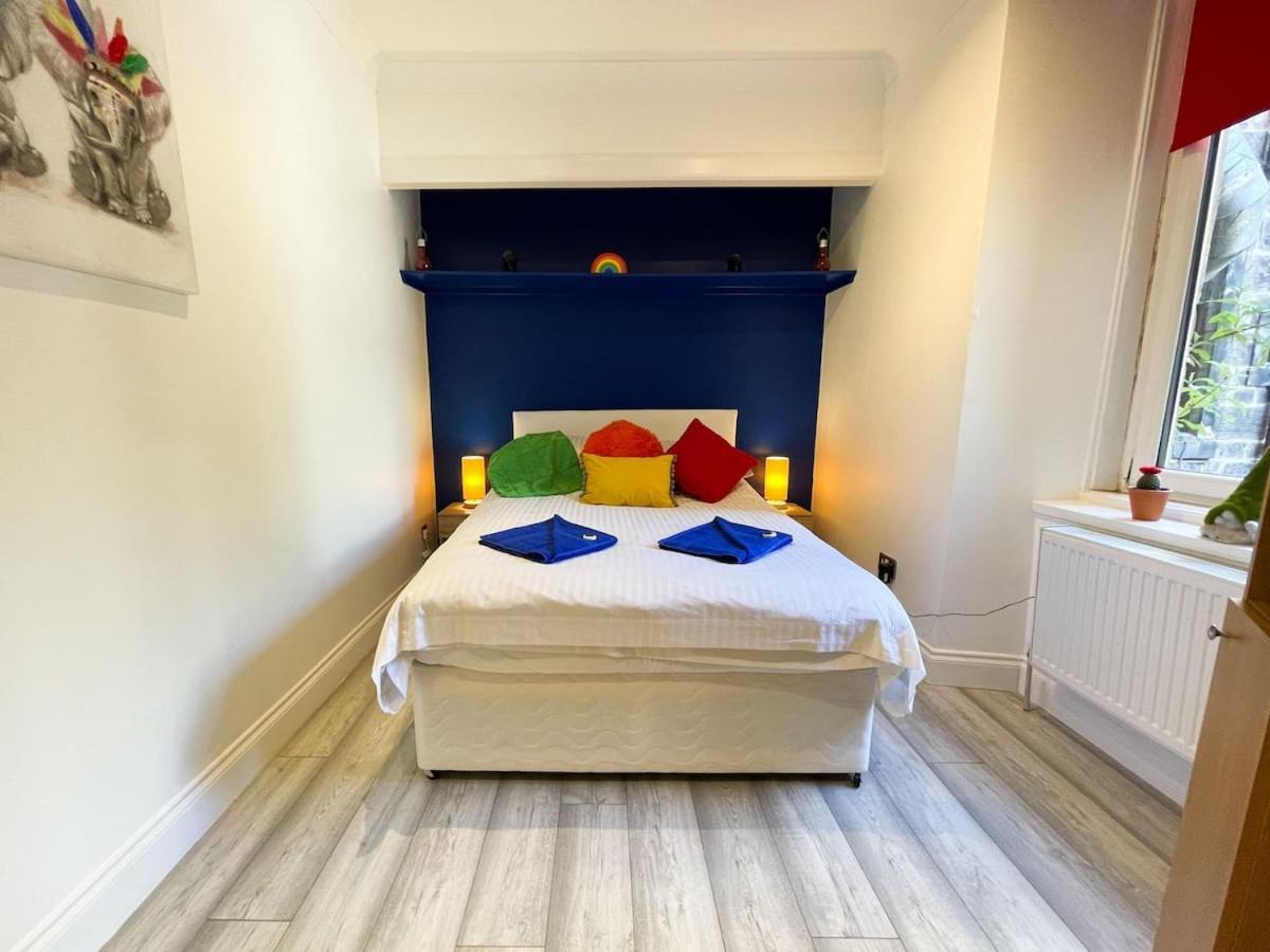 Recently Refurbished Two Bedroom Apartment, Central Location! Глазгоу Екстериор снимка